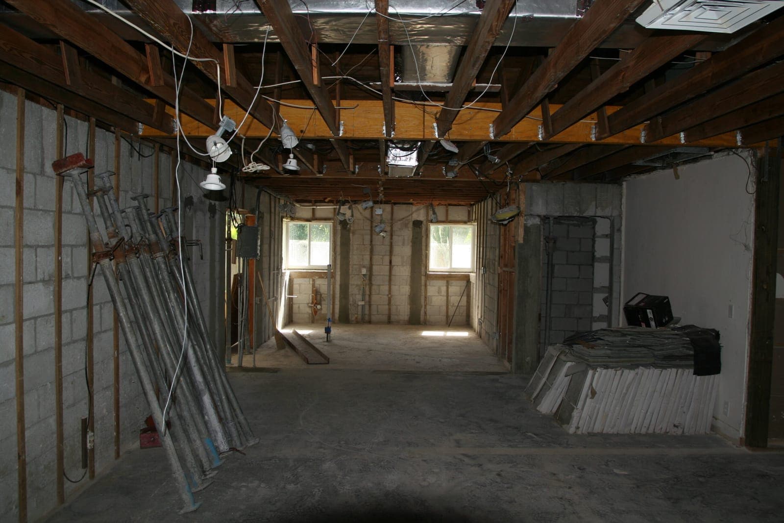 708 NE 21st Drive - Interior
