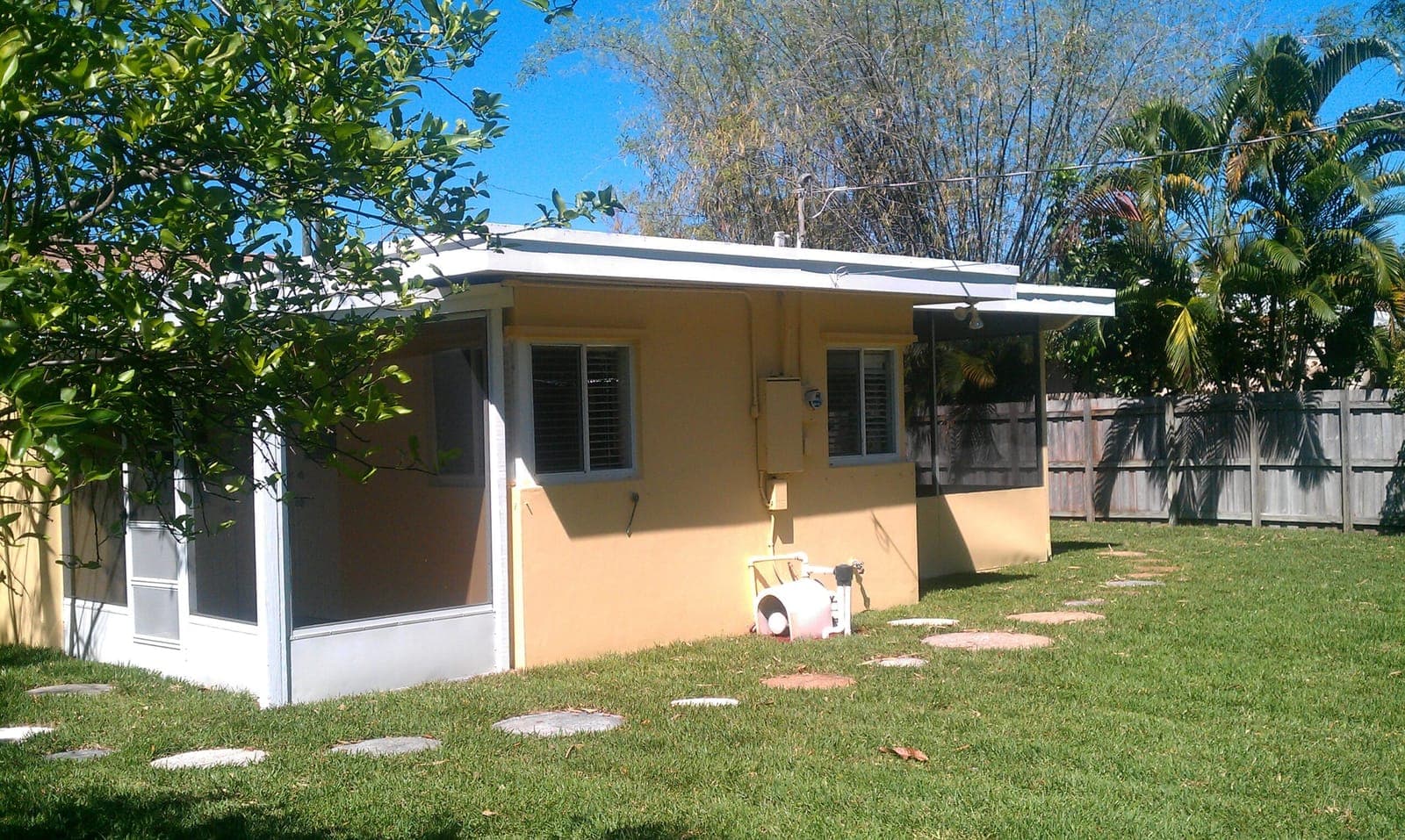 708 NE 21st Drive - Before renovation