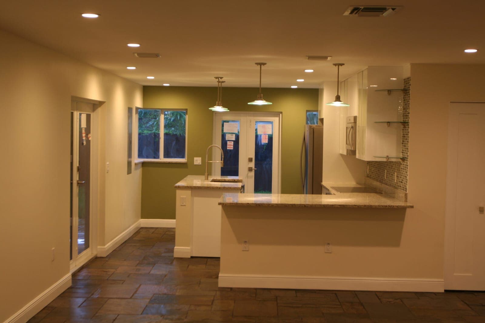 708 NE 21st Drive - Interior