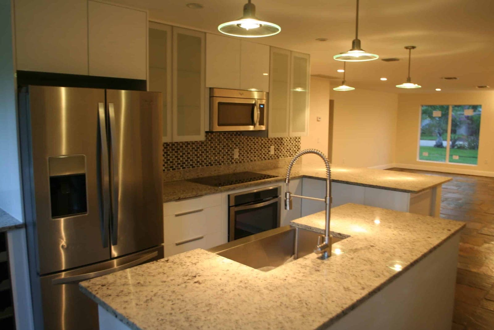 708 NE 21st Drive - Kitchen