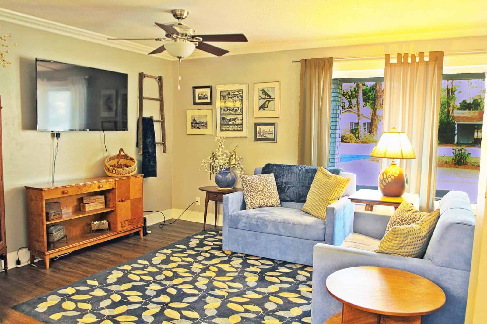 804 Battery Creek Road - Living room