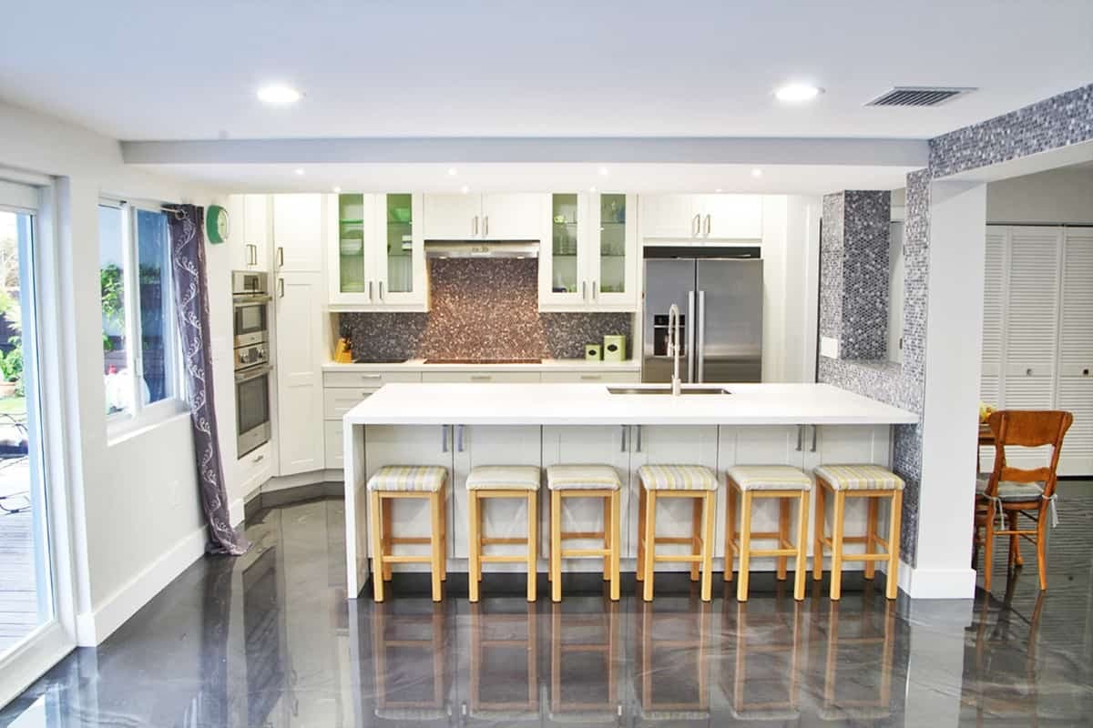 921 NE 27th Avenue - Kitchen