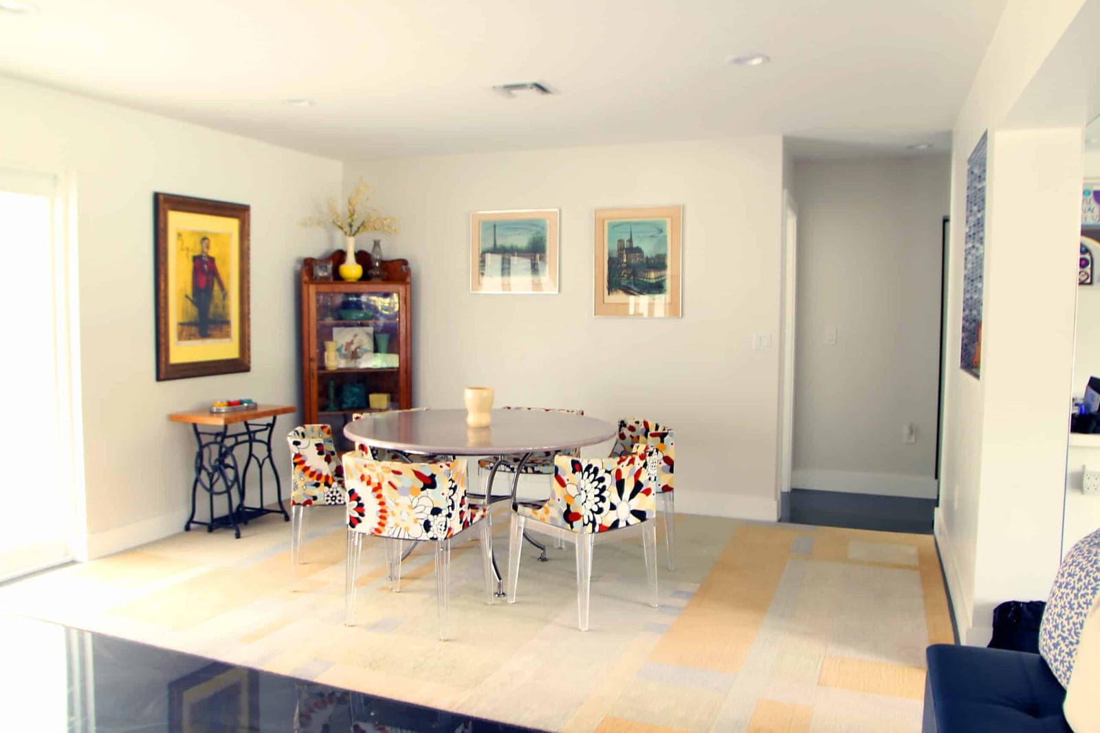 921 NE 27th Avenue - Living area